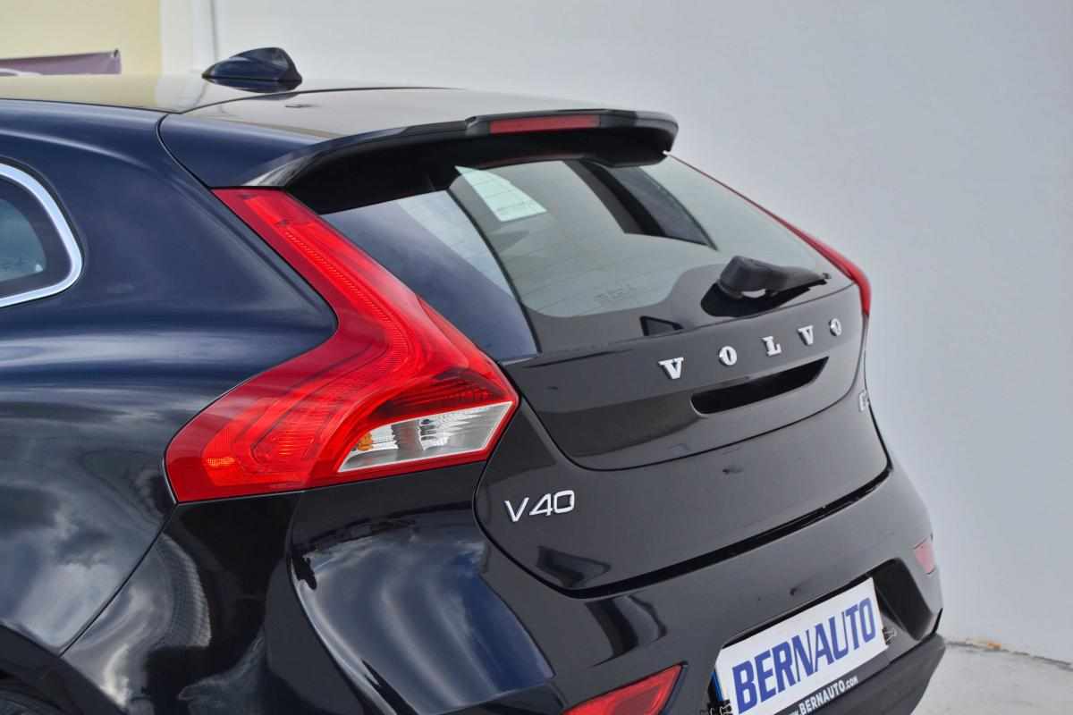 volvo-v40-2016-diesel-2000cc