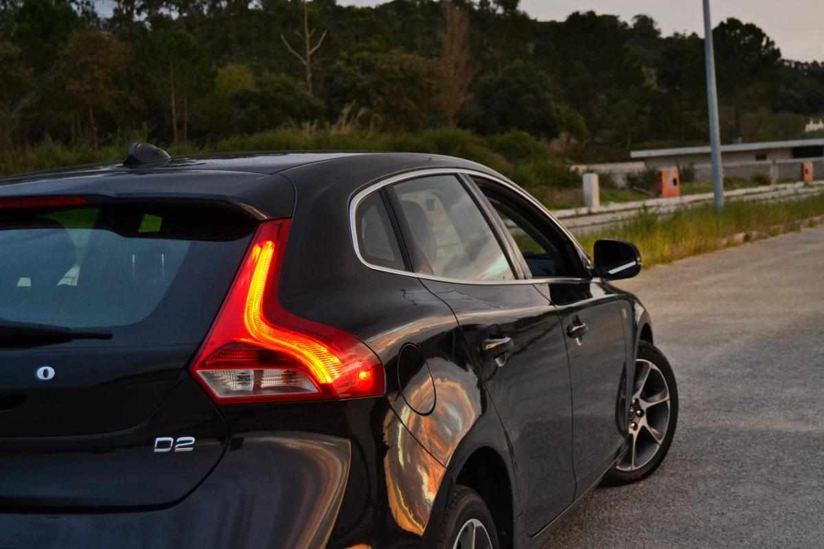 volvo-v40-d2-2016-diesel-2000cc