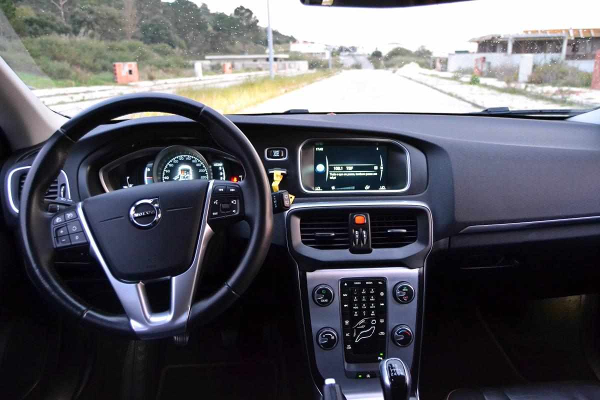 volvo-v40-d2-2016-diesel-2000cc