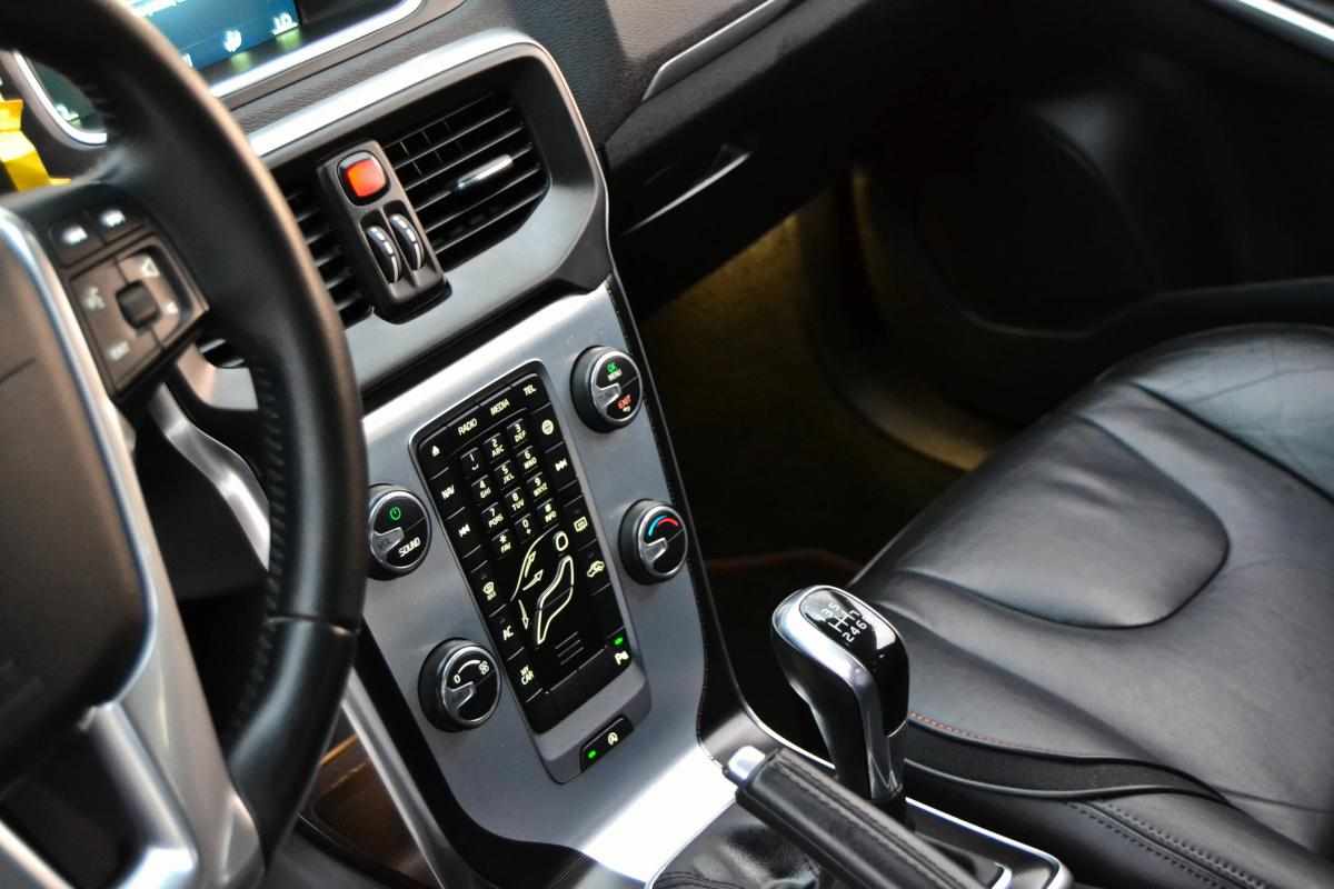 volvo-v40-d2-2016-diesel-2000cc