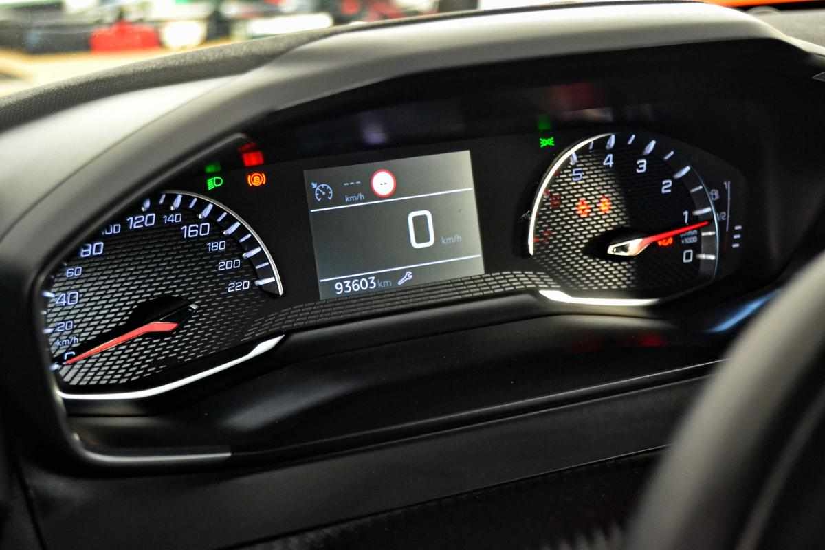 peugeot-208-1-2-puretech-2021-gasolina-1199cc