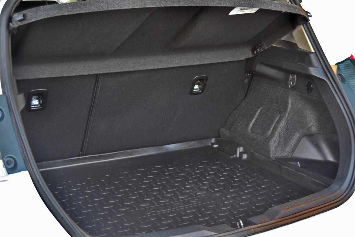 toyota-auris-1-8hsd-2017-hibrido-1800cc