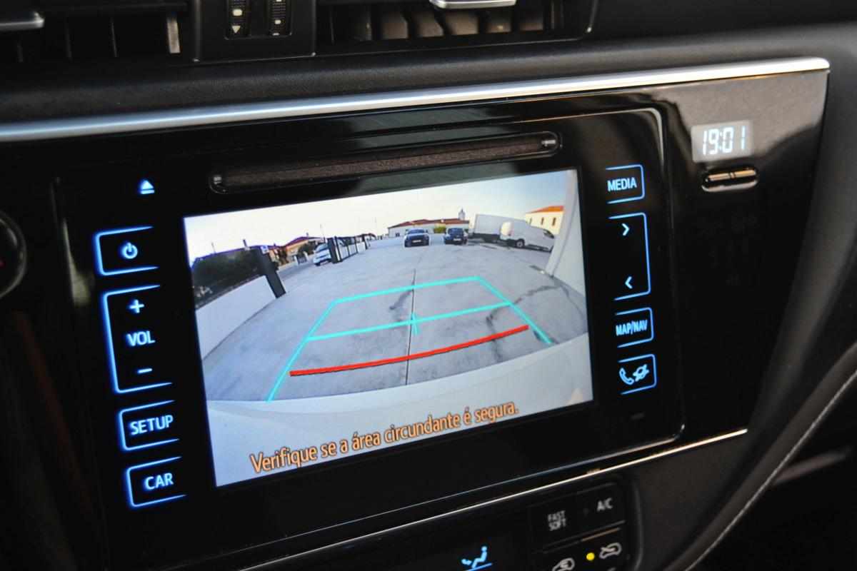 toyota-auris-1-8hsd-2017-hibrido-1800cc