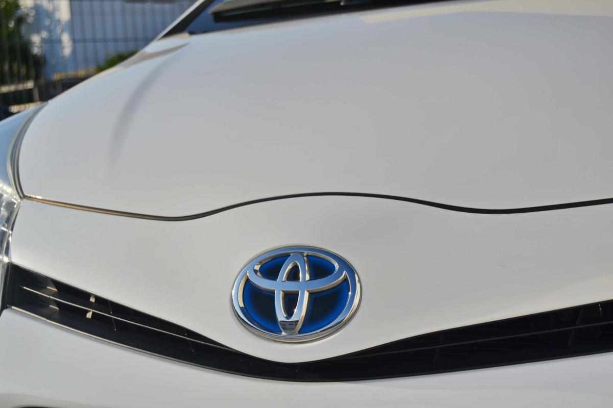 toyota-yaris-hybrid-2014-gasolina-1497cc