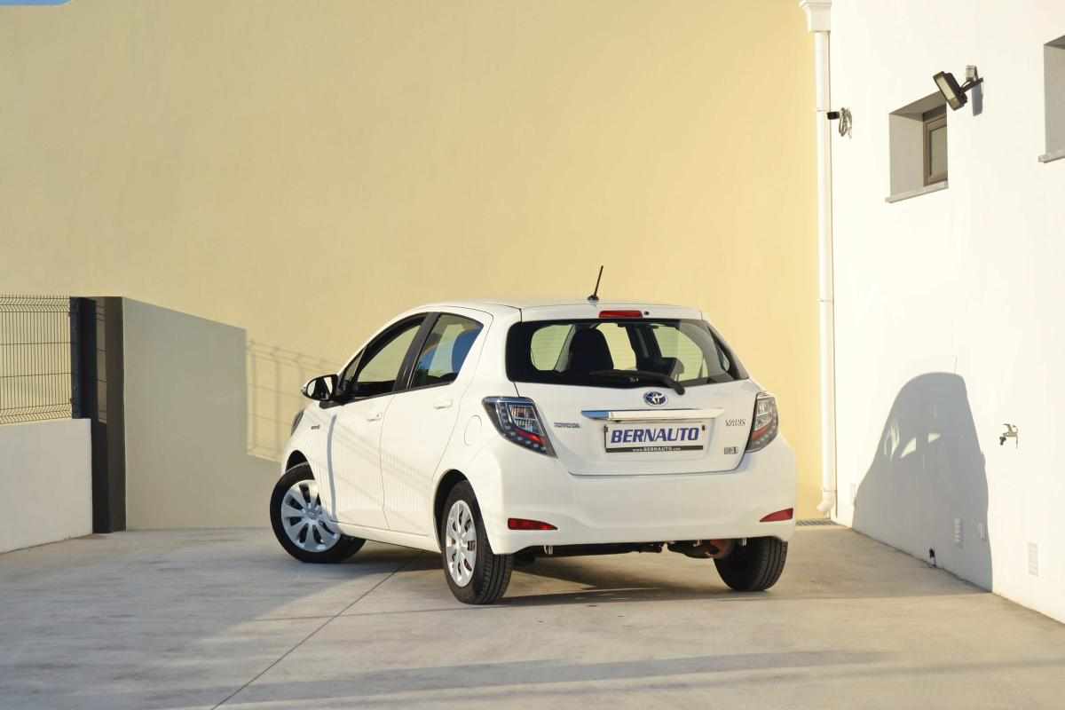 toyota-yaris-hybrid-2014-gasolina-1497cc