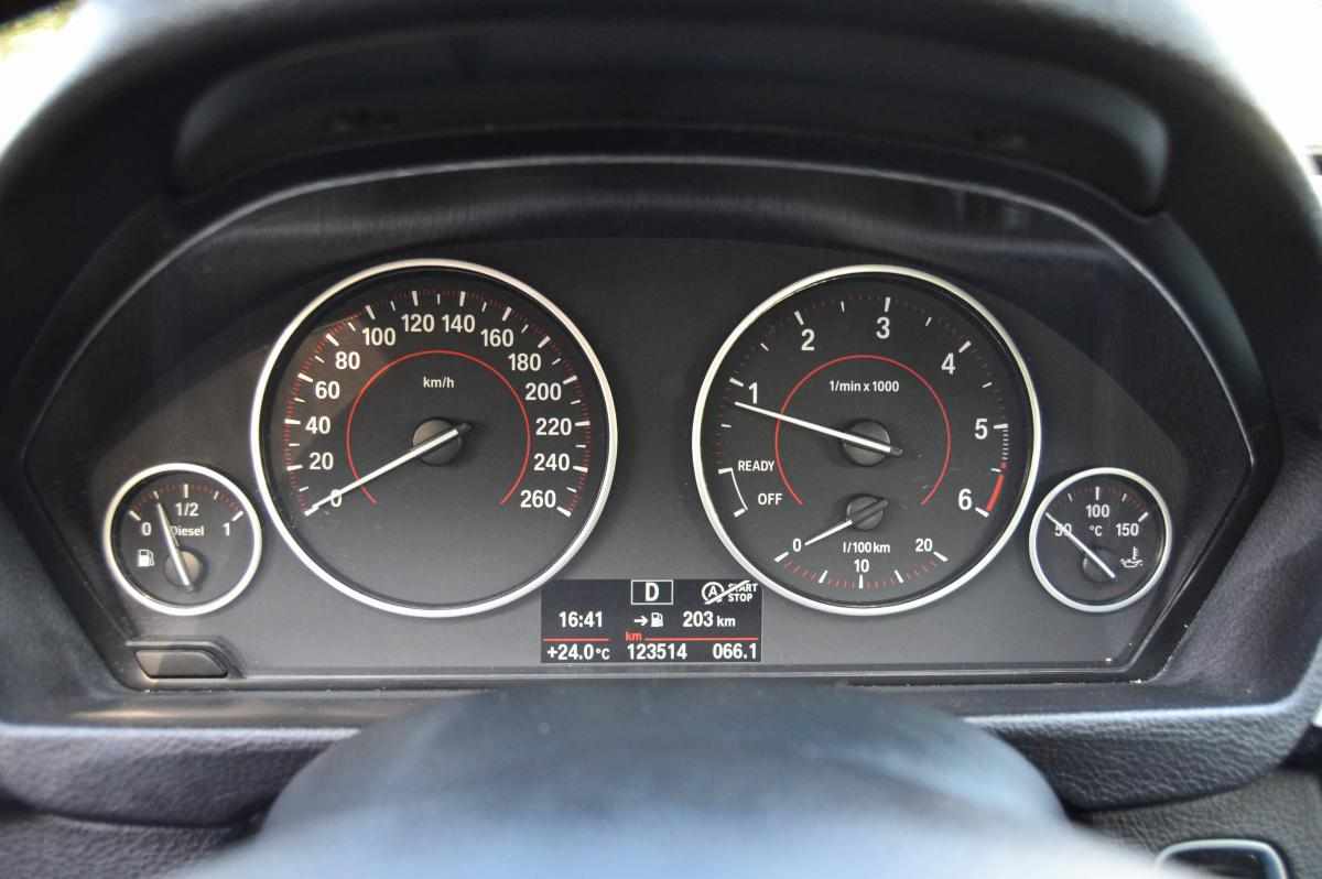 bmw-serie-3-318d-2-0-2016-diesel-1995cc
