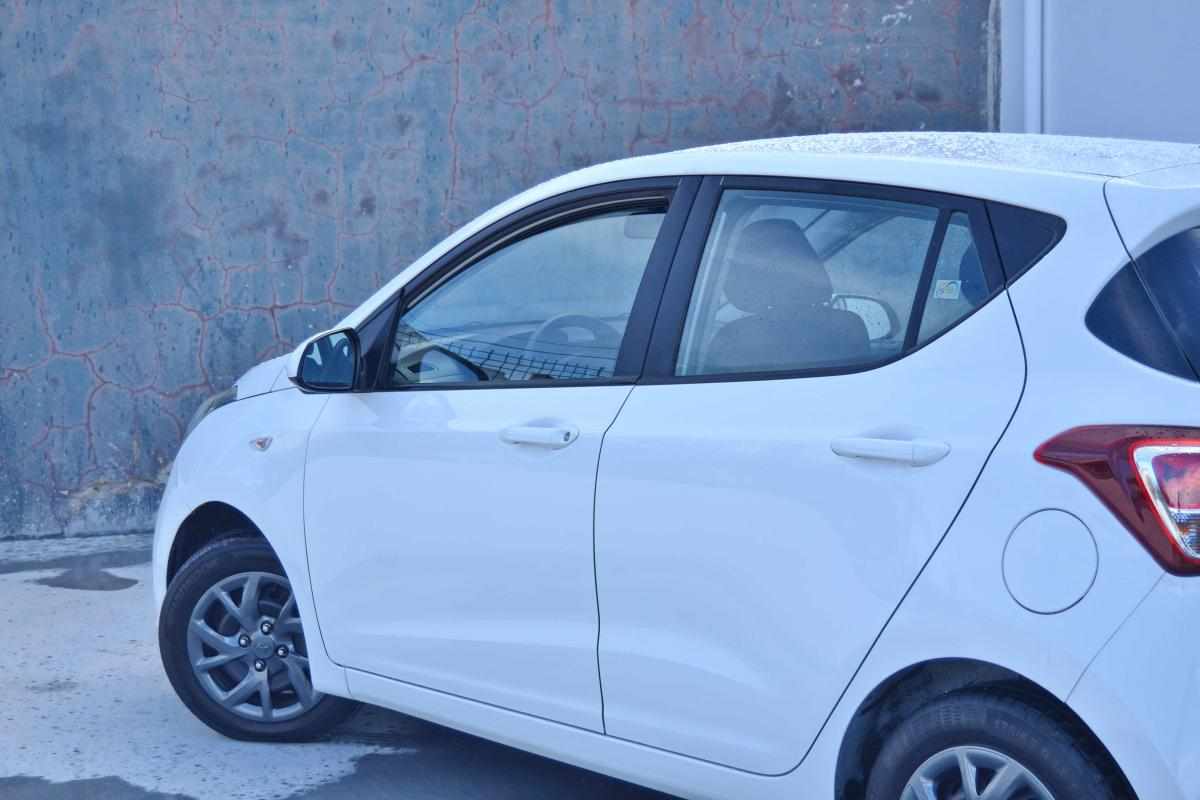 hyundai-i10-1-0-blue-2017-gasolina-998cc