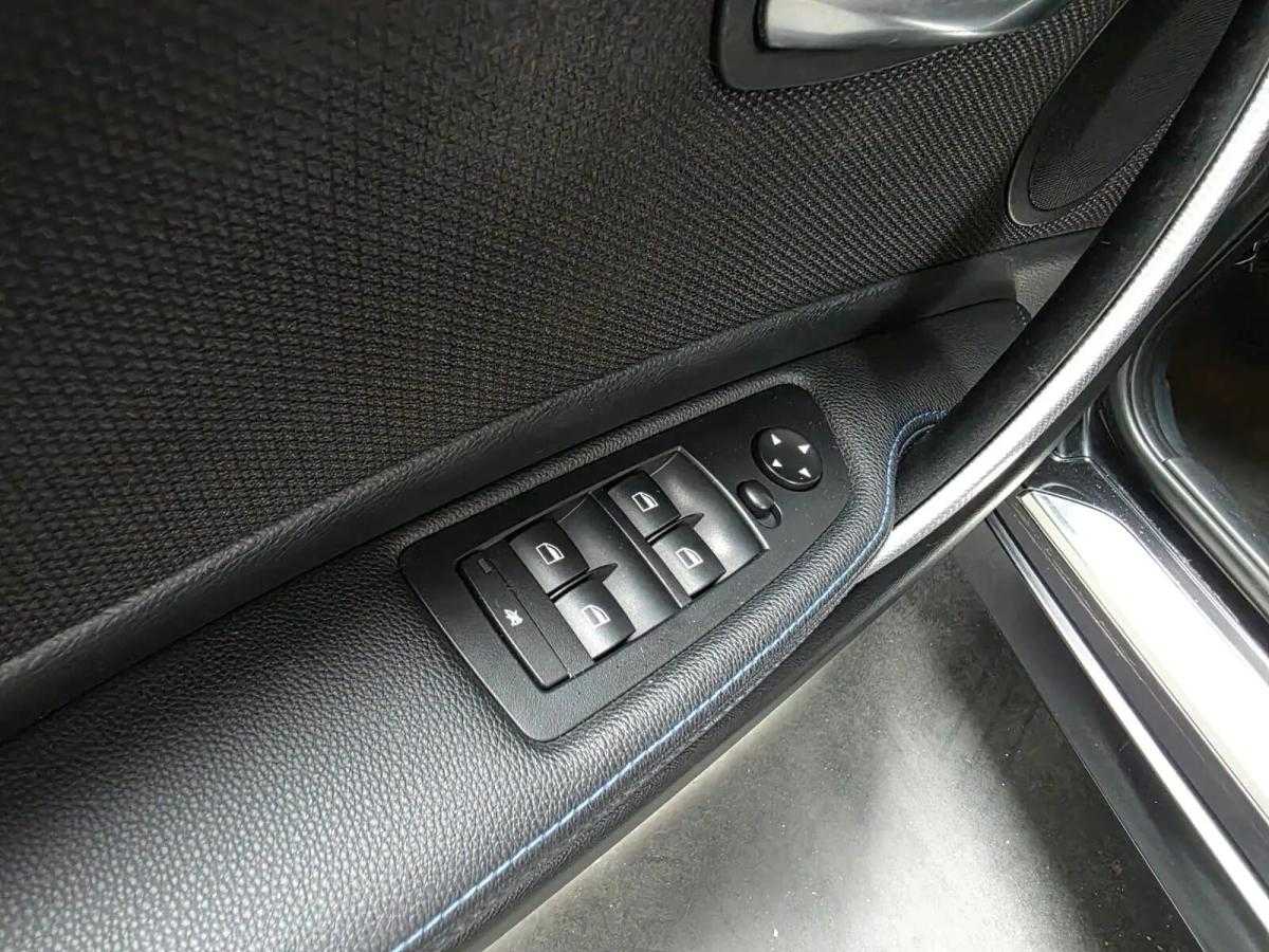 bmw-serie-1-120-2010-diesel-1995cc