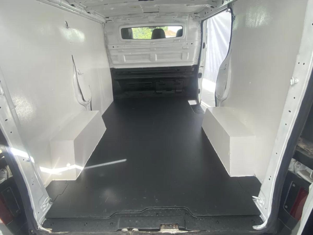 renault-trafic-2023-diesel-1598cc