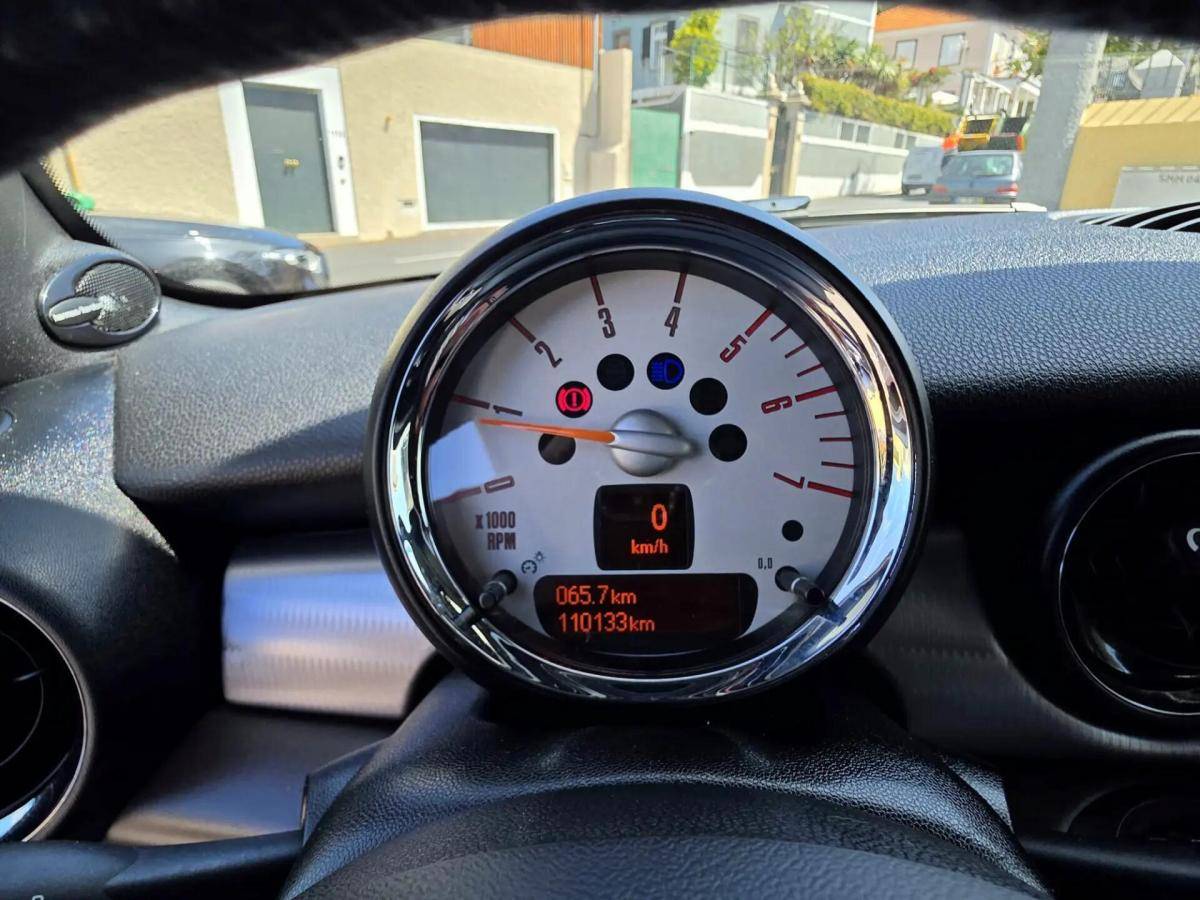 mini-cabrio-2012-diesel-1598cc