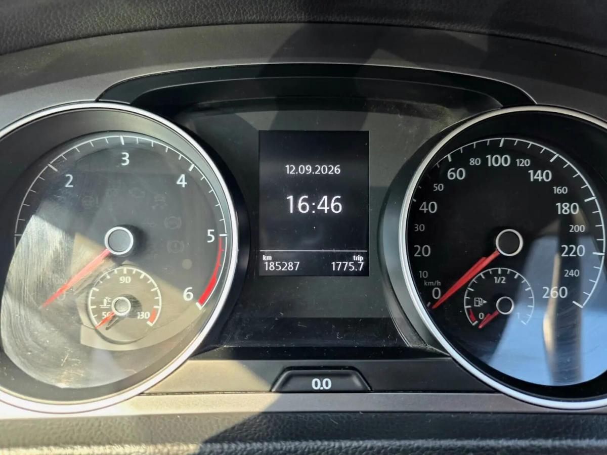 volkswagen-golf-2016-diesel-1598cc