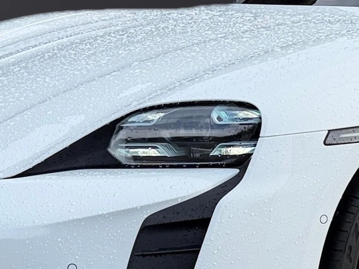 porsche-taycan-2020-eletrico-0cc