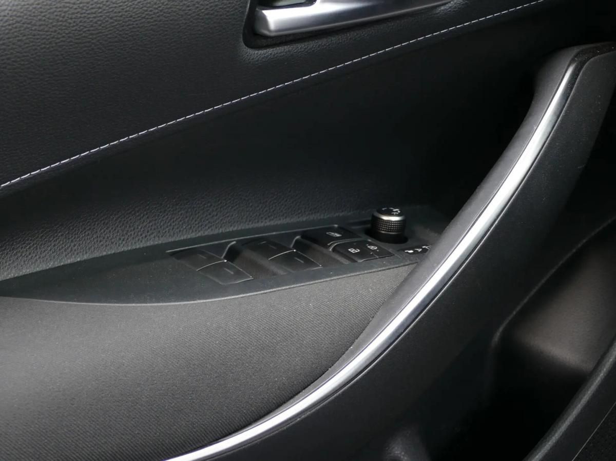 toyota-corolla-2019-hibrido-a-gasolina-1798cc
