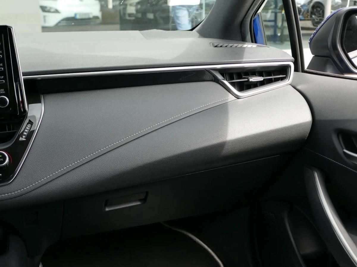 toyota-corolla-2019-hibrido-a-gasolina-1798cc