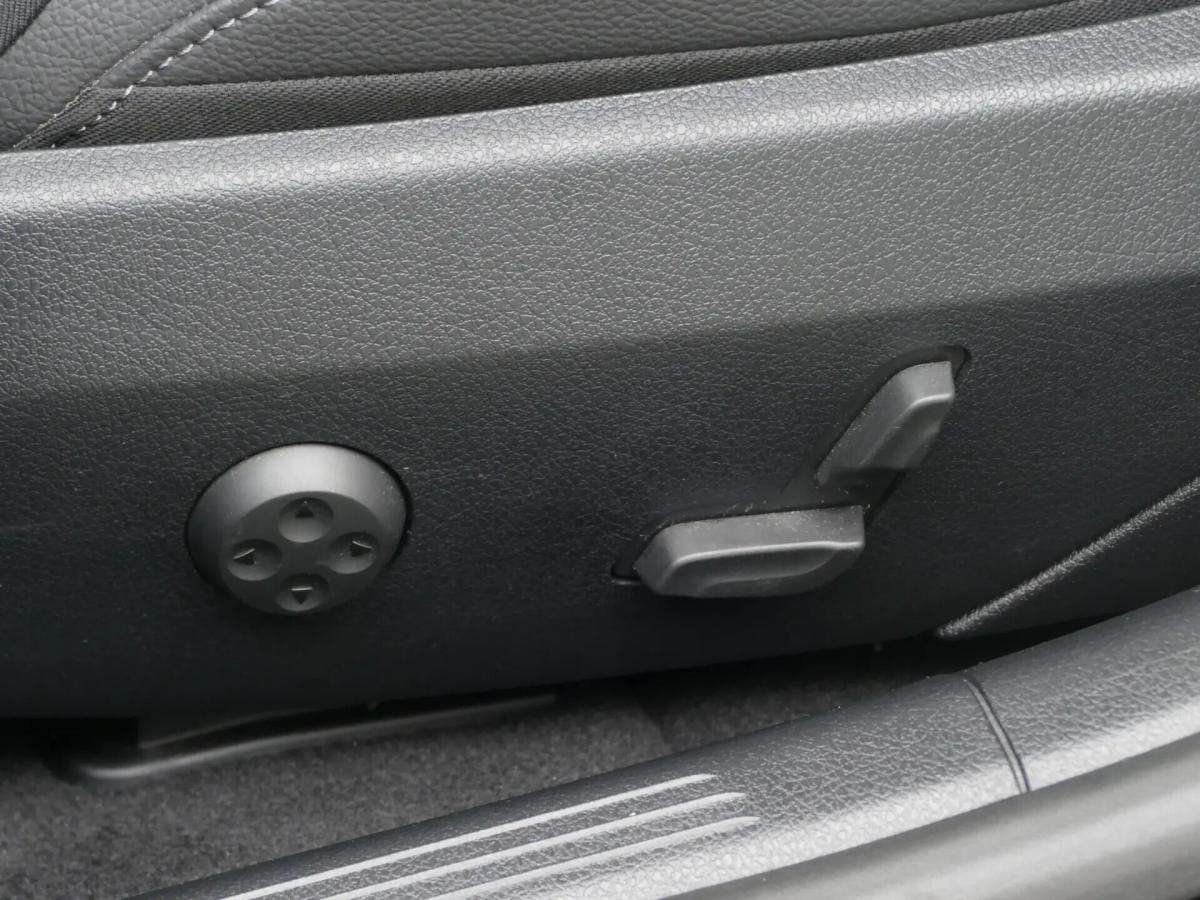 mercedes-benz-classe-c-2024-hibrido-a-gasolina-1999cc