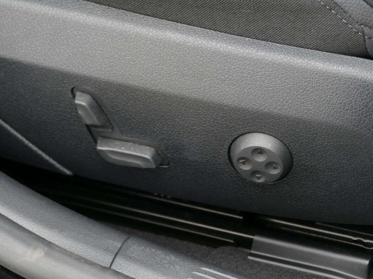 mercedes-benz-classe-c-2024-hibrido-a-gasolina-1999cc