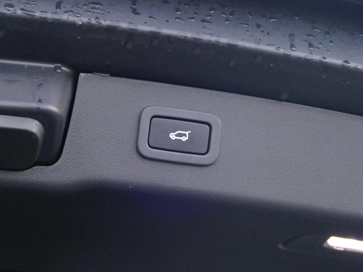 jaguar-xf-sportbrake-2018-diesel-1999cc