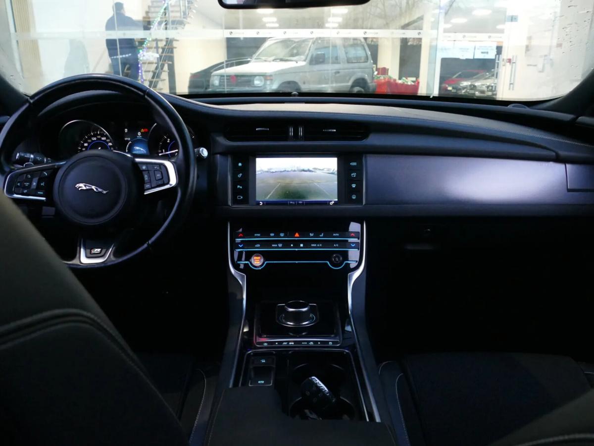 jaguar-xf-sportbrake-2018-diesel-1999cc
