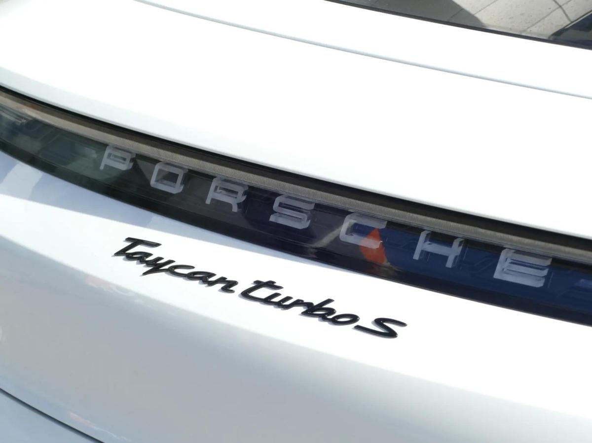 porsche-taycan-2020-eletrico-0cc