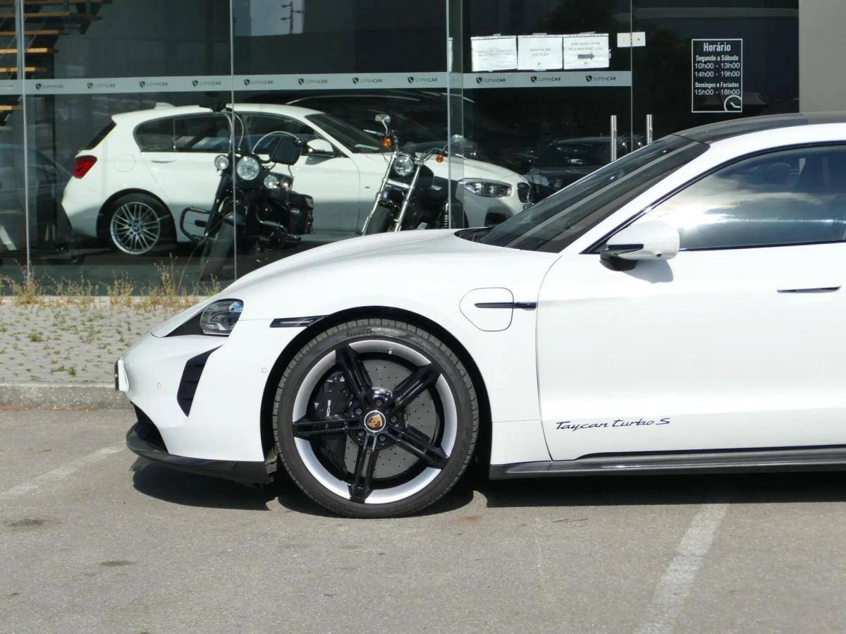 porsche-taycan-2020-eletrico-0cc