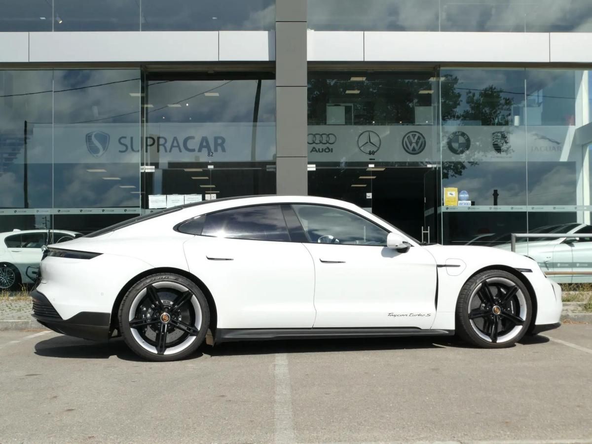 porsche-taycan-2020-eletrico-0cc