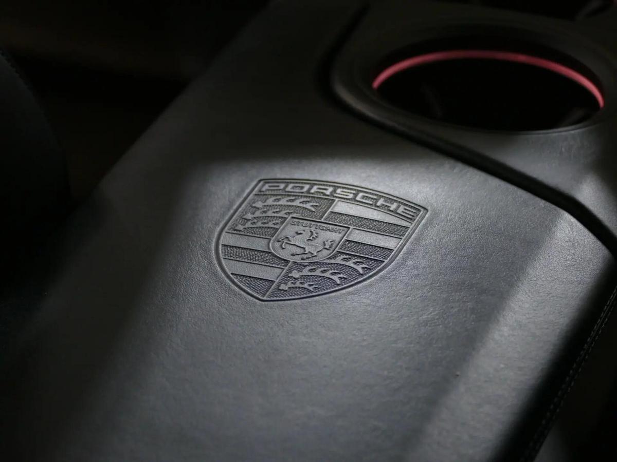 porsche-taycan-2020-eletrico-0cc
