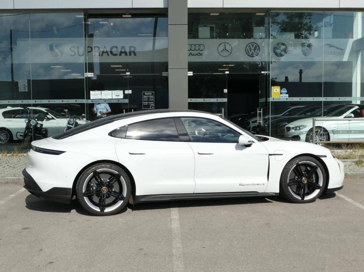 porsche-taycan-2020-eletrico-0cc