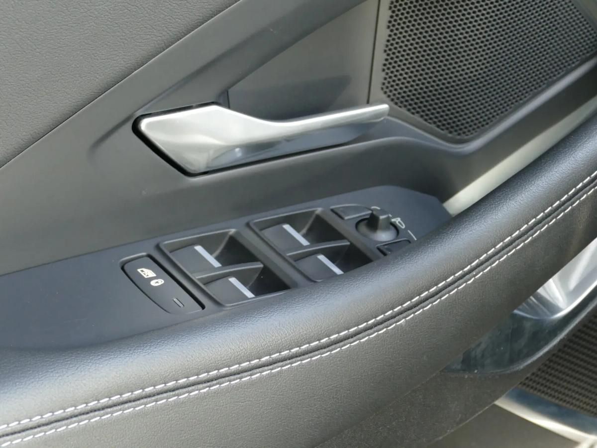 jaguar-e-pace-2023-hibrido-a-gasolina-1498cc
