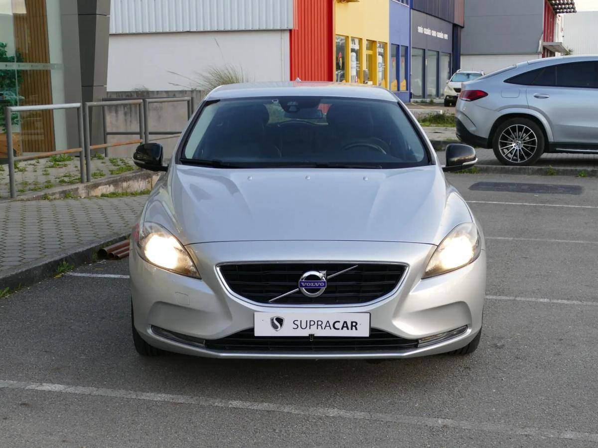 volvo-v40-2013-diesel-1560cc