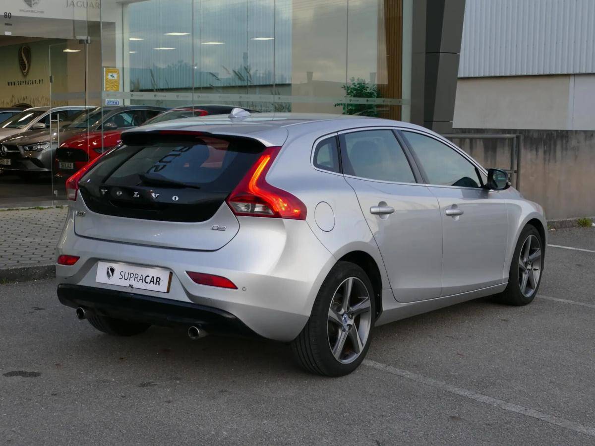 volvo-v40-2013-diesel-1560cc