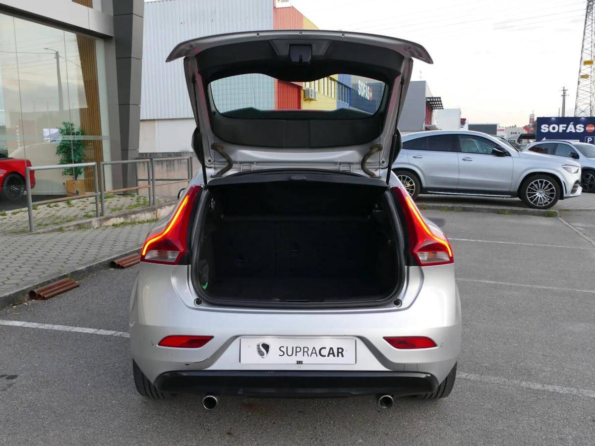 volvo-v40-2013-diesel-1560cc