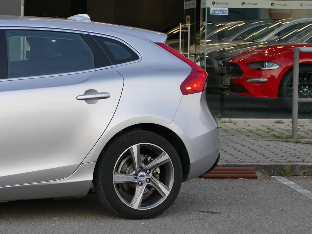 volvo-v40-2013-diesel-1560cc