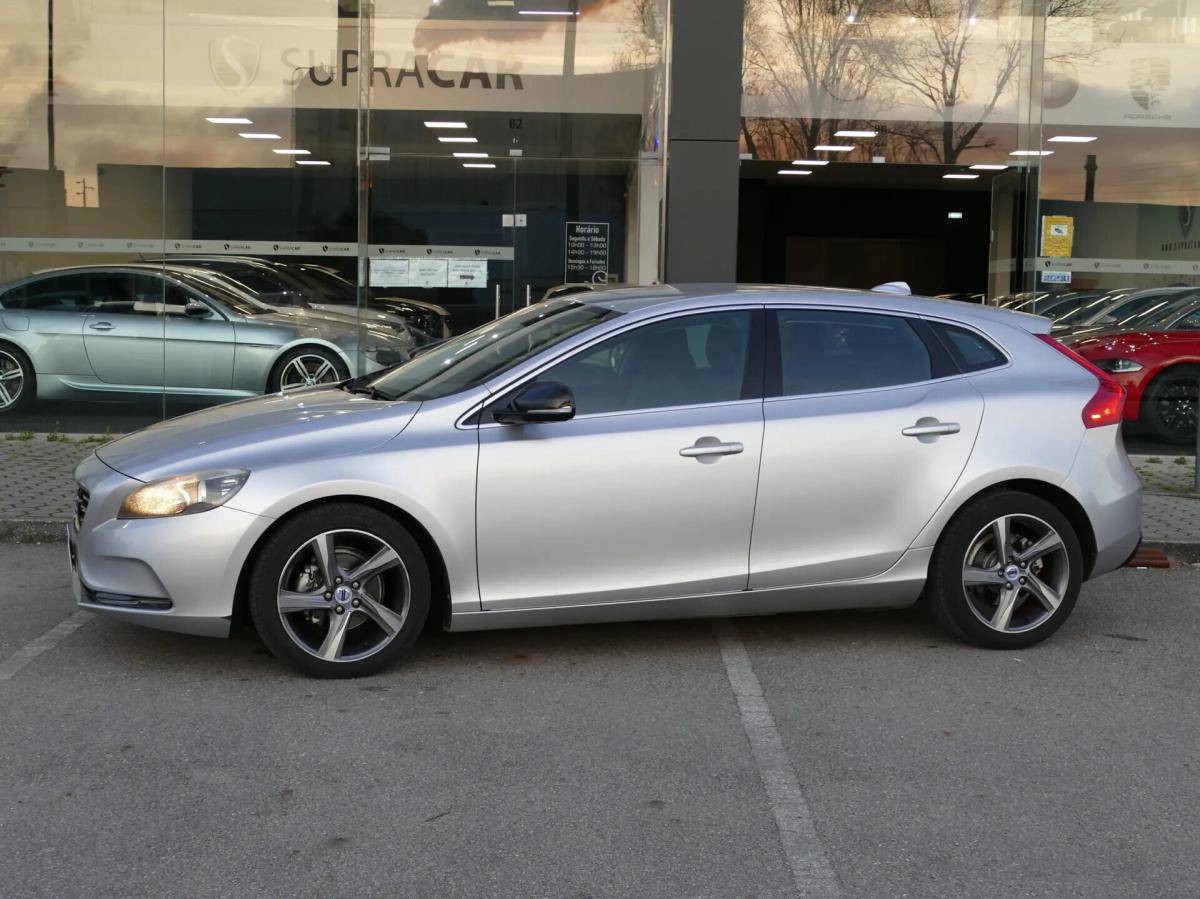 volvo-v40-2013-diesel-1560cc