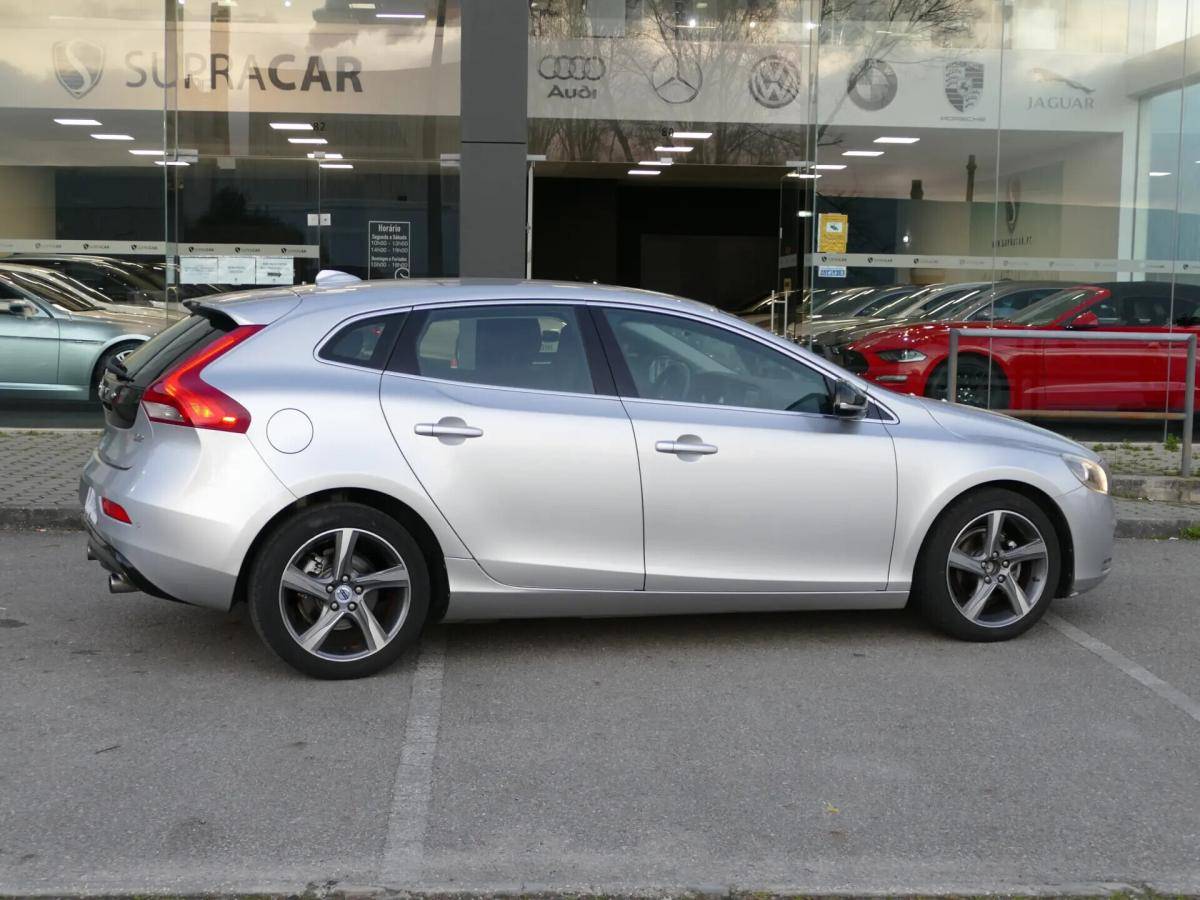 volvo-v40-2013-diesel-1560cc