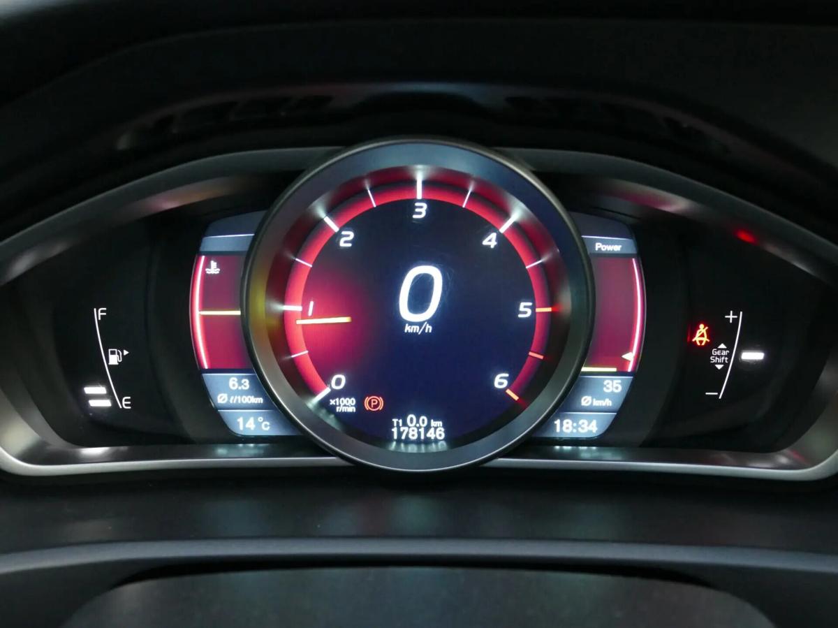 volvo-v40-2013-diesel-1560cc