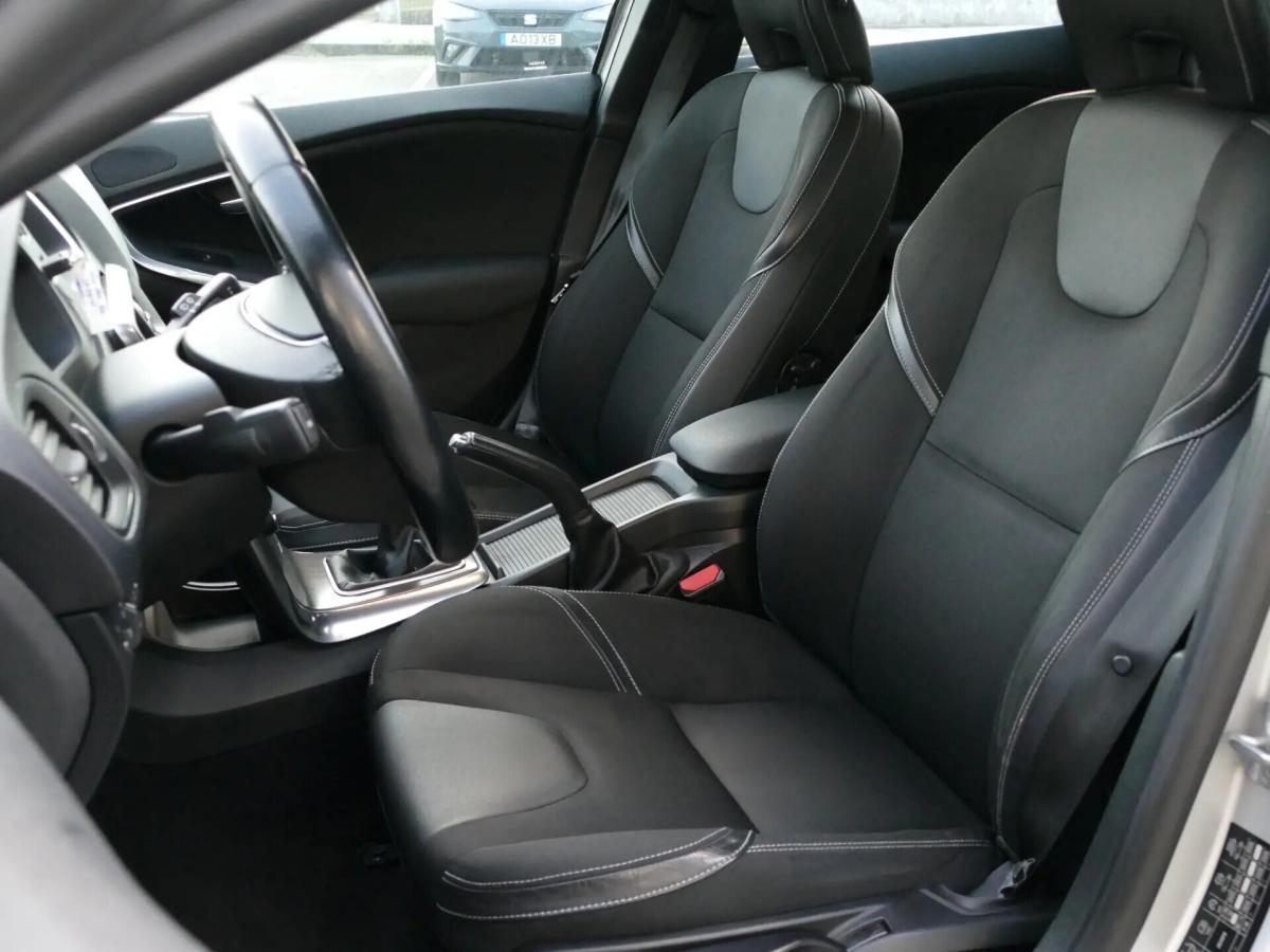 volvo-v40-2013-diesel-1560cc