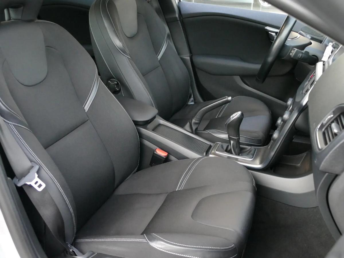 volvo-v40-2013-diesel-1560cc