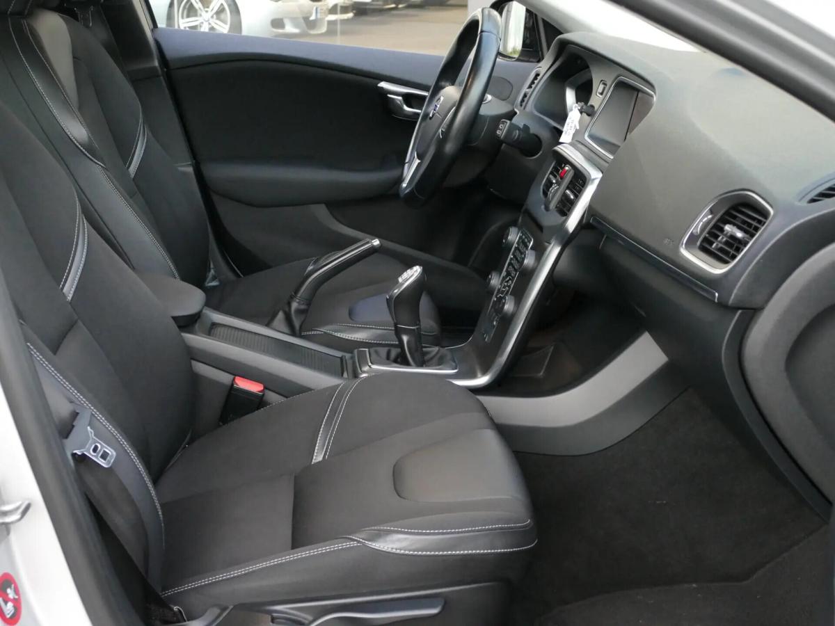 volvo-v40-2013-diesel-1560cc