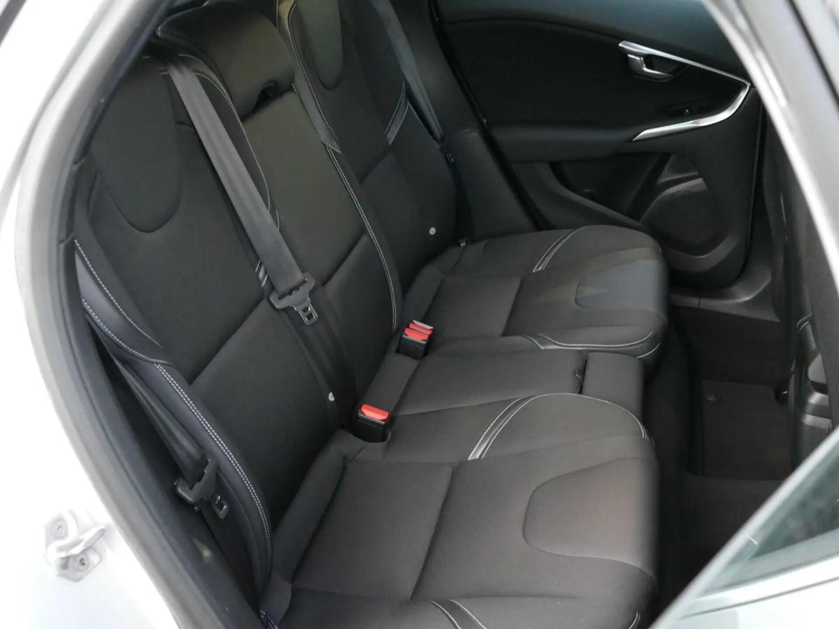 volvo-v40-2013-diesel-1560cc