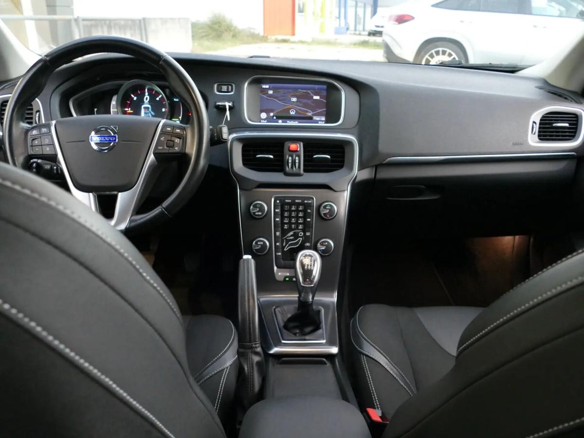volvo-v40-2013-diesel-1560cc