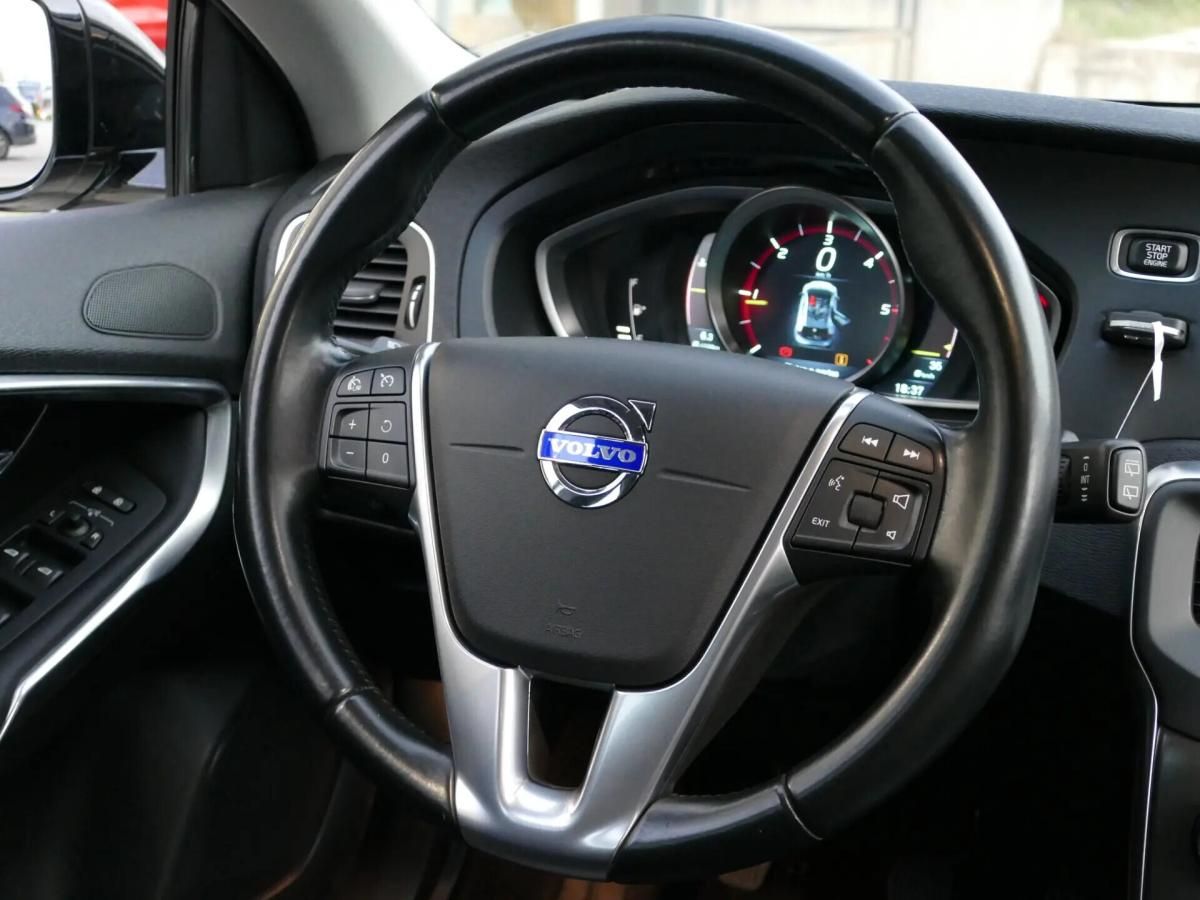 volvo-v40-2013-diesel-1560cc