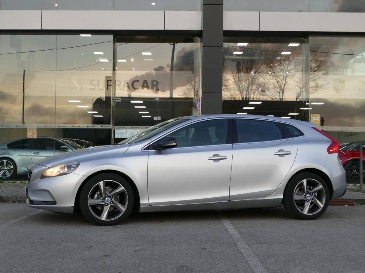 volvo-v40-2013-diesel-1560cc