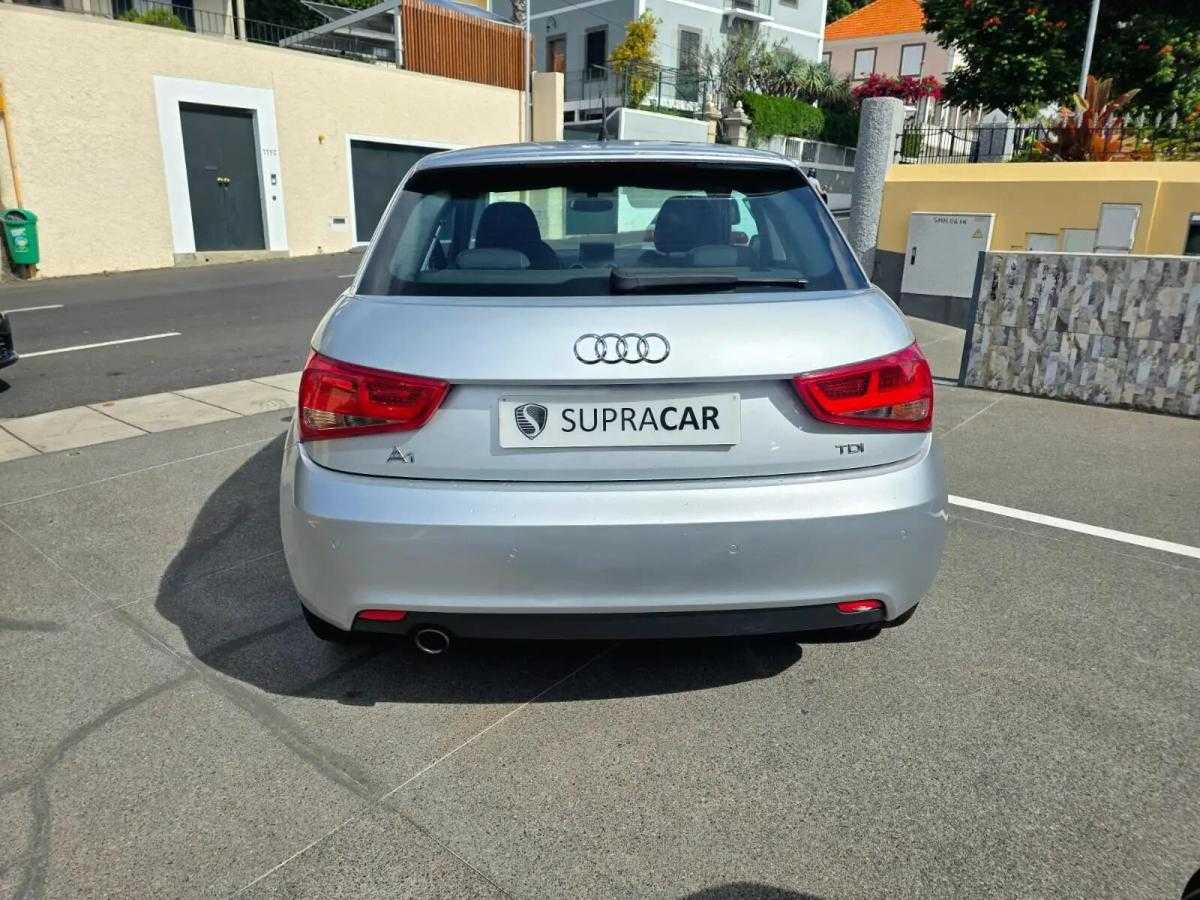 audi-a1-2011-diesel-1598cc