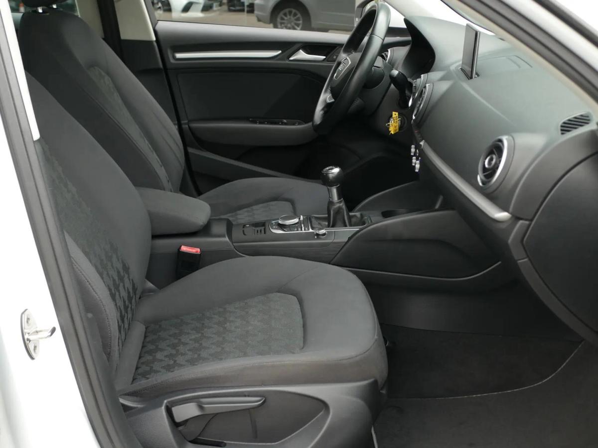 audi-a3-sportback-2015-diesel-1598cc