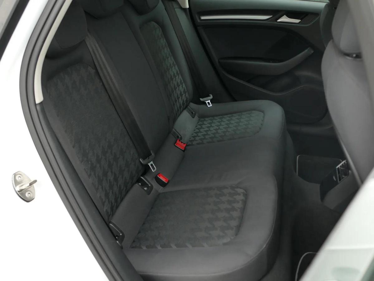 audi-a3-sportback-2015-diesel-1598cc