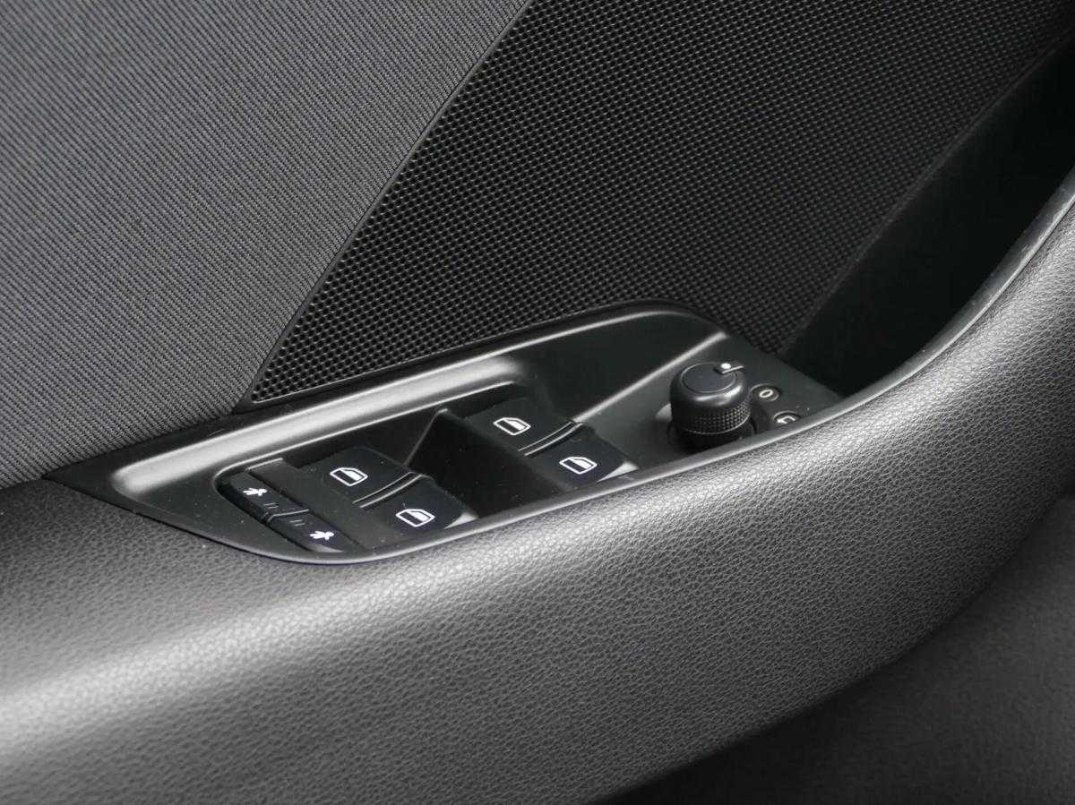 audi-a3-sportback-2015-diesel-1598cc