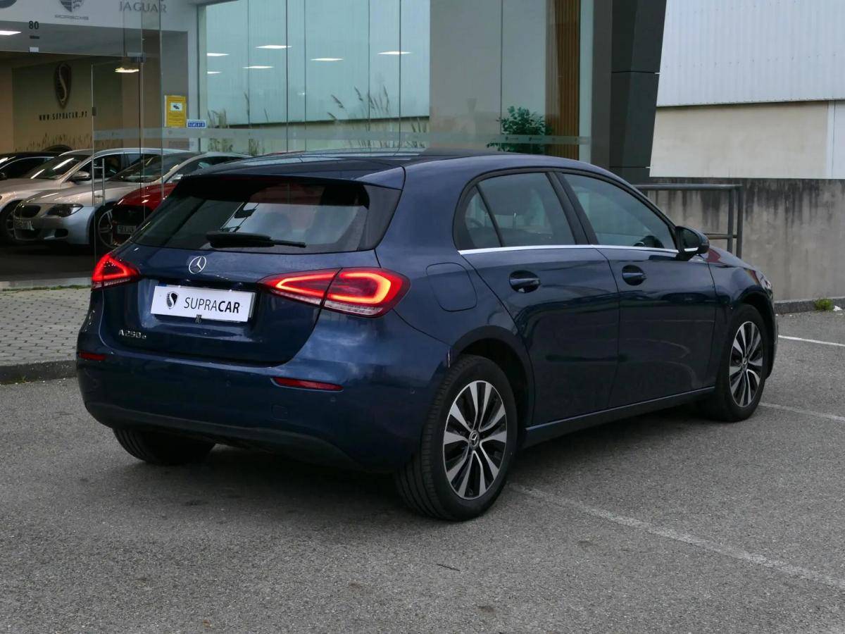 mercedes-benz-classe-a-2022-hibrido-a-gasolina-1332cc