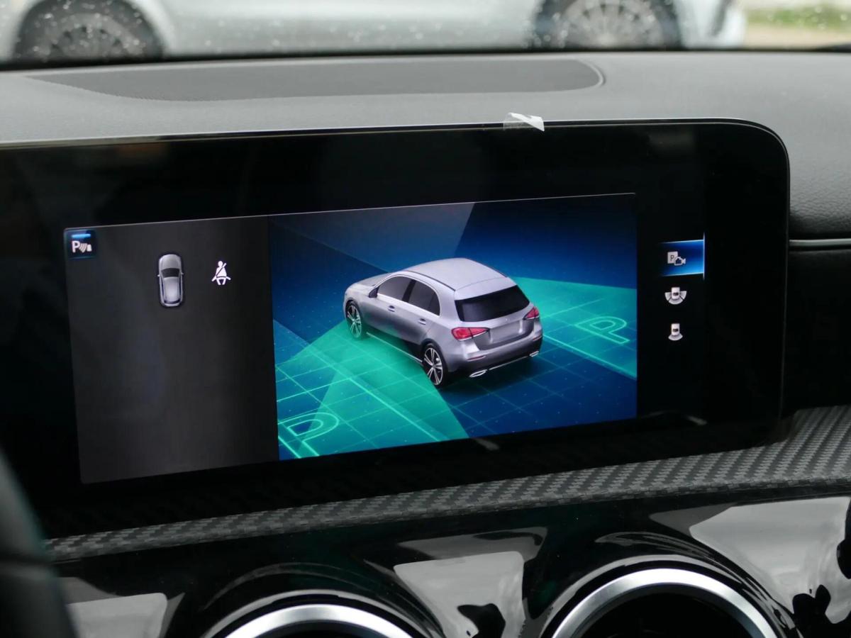 mercedes-benz-classe-a-2022-hibrido-a-gasolina-1332cc