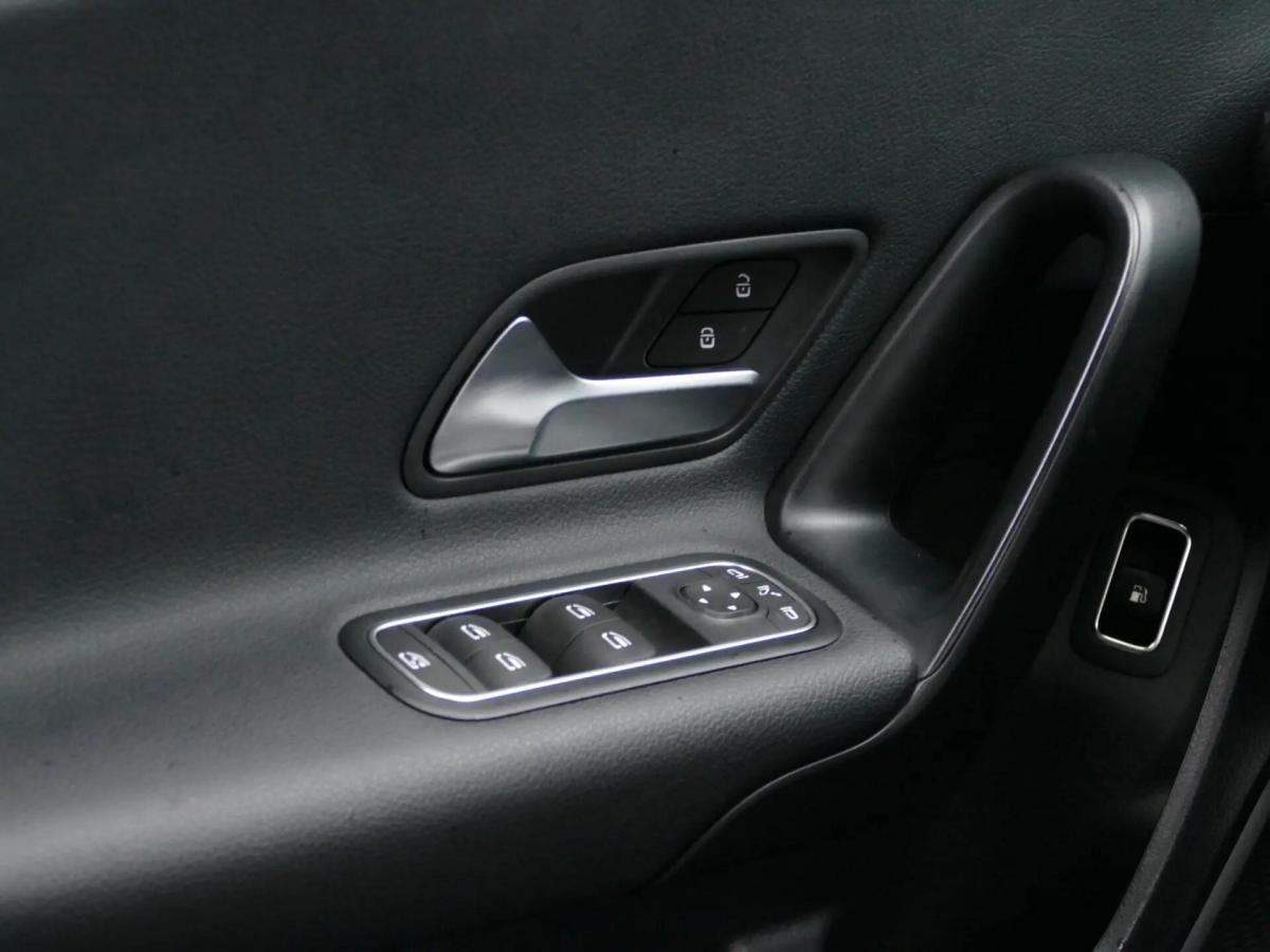 mercedes-benz-classe-a-2022-hibrido-a-gasolina-1332cc