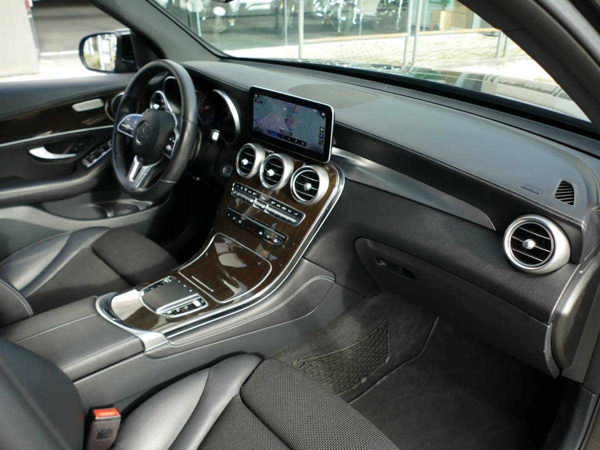 mercedes-benz-glc-220-d-4matic-2020-diesel-1950cc